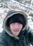 Aleksey, 18, Molodogvardiysk