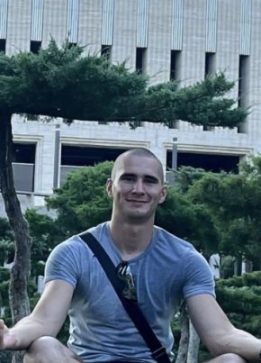 Артём из Волгограда 24 года