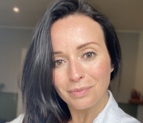 Valeria, 40, Amersham on the Hill
