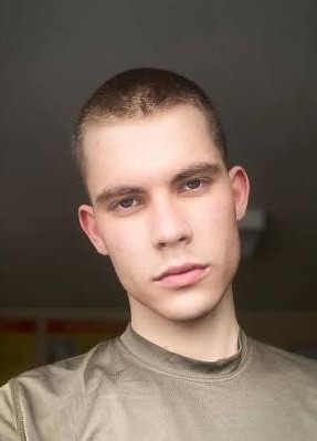 Денис из Калининграда 22 года