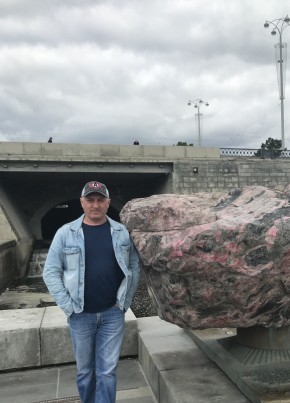 Олег из Екатеринбурга 54 года