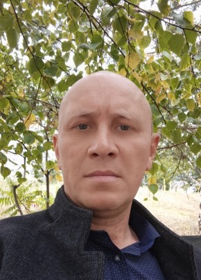 Андрей из Саратова 46 лет