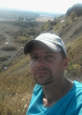 Yura, 46, Russia, Bisert