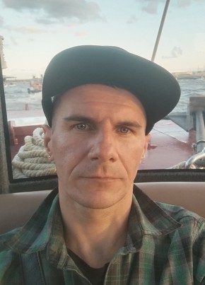 Александр из Соснового Бора 39 лет