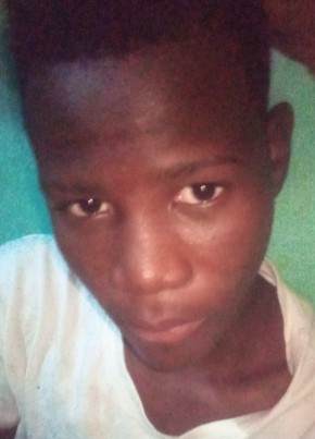 Richard из Lomé 18 лет