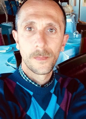 Yasin, 44, Türkiye Cumhuriyeti, Ankara