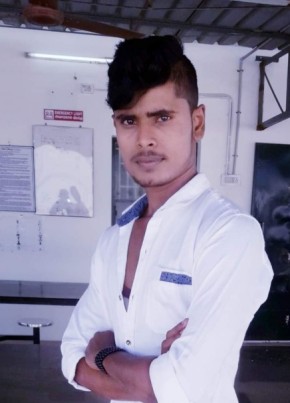 Papu Sahu, 22, India, Titlāgarh