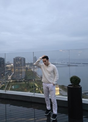 Mohamad из İstanbul 22 года