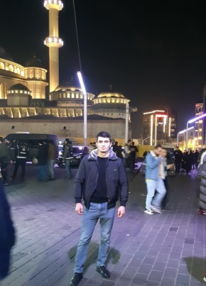 Ateş, 25, Türkiye Cumhuriyeti, İstanbul