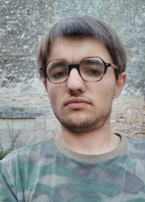 Edouard, 29, République Française, Paris
