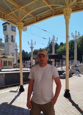 Виталий из Боброва 46 лет