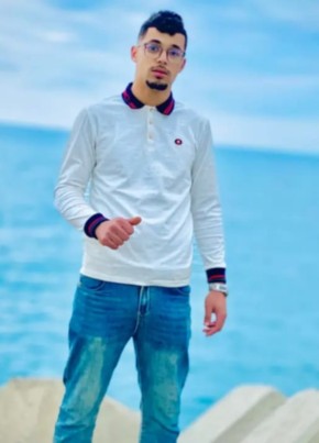 Ayoub из Aïn Defla 22 года