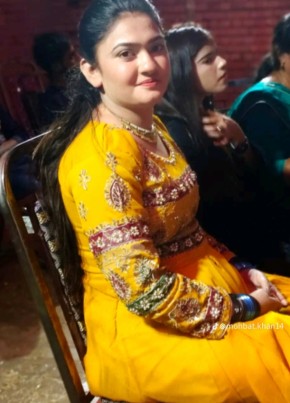 سعدیہ گل, 18, پاکستان, کراچی