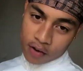 Ôbøý, 30, Khemis el Khechna