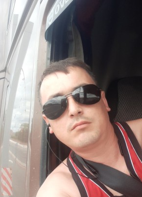 Александр, 35, Россия, Кушнарёнково
