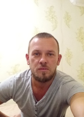 Александр из Елабуги 42 года
