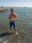 максим, 23 года