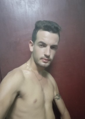 Dayan González, 23, República de Cuba, La Habana