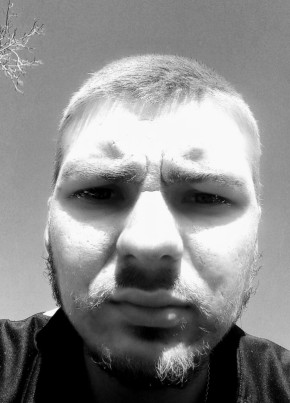 Андрей из Волновахи 22 года