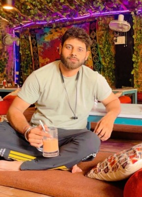 Rohit Sharma из Delhi 32 года
