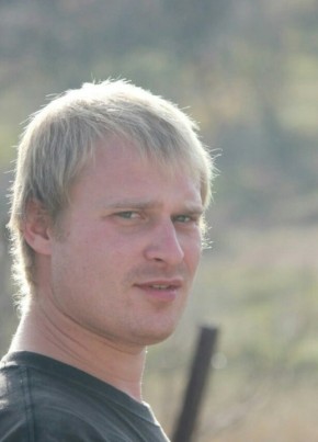 Олег, 43, Россия, Нижнегорский