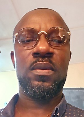 Momo из Abidjan 43 года