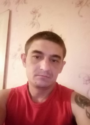 Максим, 39, Россия, Бежецк
