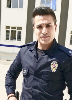 Erdem, 36, Türkiye Cumhuriyeti, Ankara