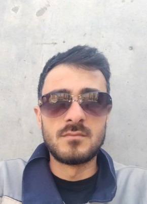 Самир из Астрахани 32 года