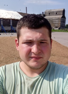 Илья из Владимира 22 года