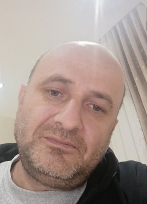 Mustafa из Qarshi 44 года