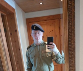 Mads, 19, Copenhagen