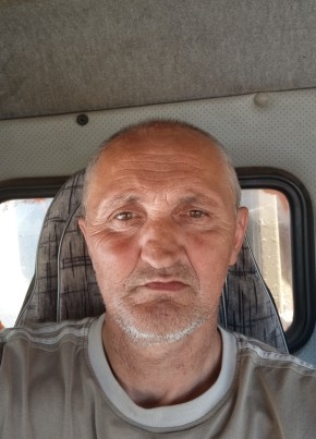 Иван из Старомышастовскаи 52 года