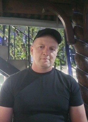 Максим из Радищево 42 года