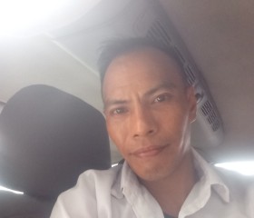 Borat, 18, Manila