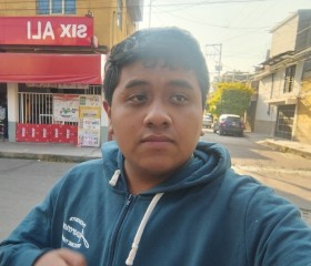 Alex, 19, Mexico City