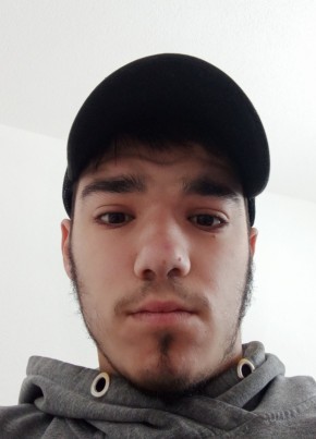 Milos, 21, Србија, Крагујевац