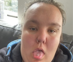 Cerys, 24, Colchester