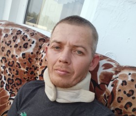 Aleksandr, 18, Novominskaya