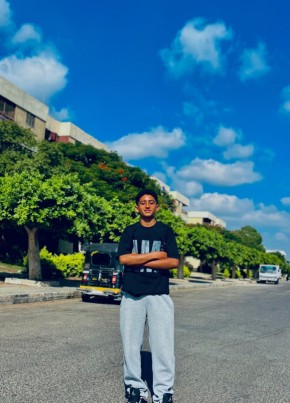 يزن из القاهرة 18 лет