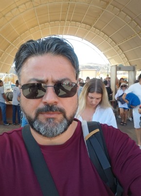 Mustafa из Bursa 44 года