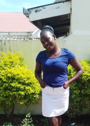 Roseline, 28, Kenya, Kisumu