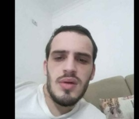 Donii, 24, Tirana