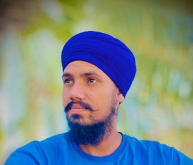 Gurwinder, 24, Muscat