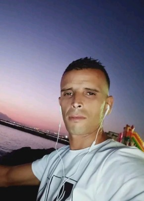 Radwan из Algiers 26 лет