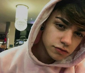 Victor, 23, Aracatuba