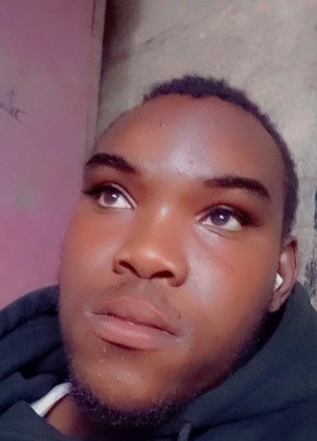 Paul из Abidjan 22 года