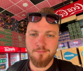 Denis, 32, Alexandria