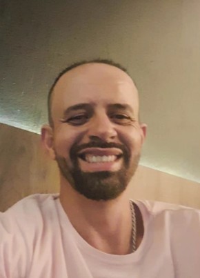 Pedro Moreira de, 47, Brazil, Patos de Minas