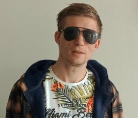 Konstantin, 38, London
